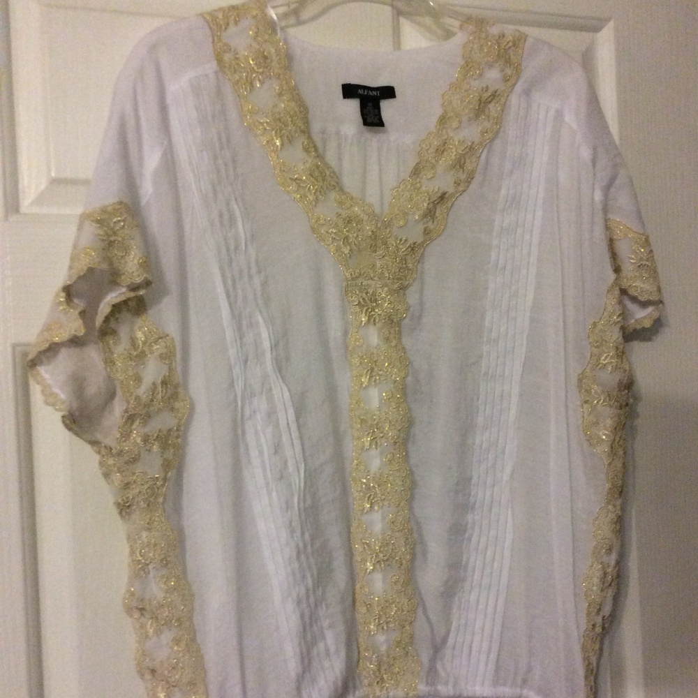 White sheer Boho  top with gold metallic lace NWOT